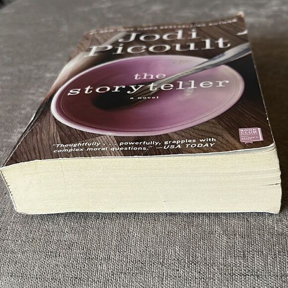 “The Storyteller” paperback by Jodi Picoult! - Picture 4 of 6
